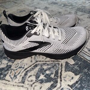 Perfect condition women’s brooks 7.5